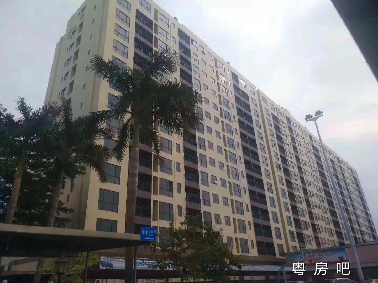 东莞长安厦边3栋400套《滨海明珠花园》自带天燃气和停车场 一线湖景房