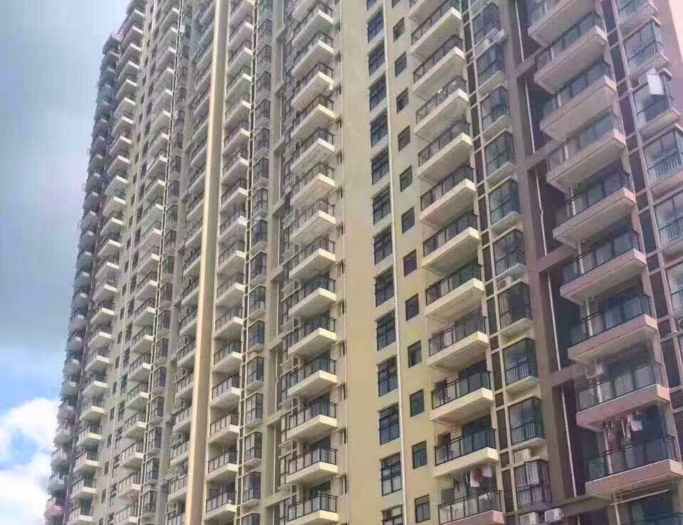 深圳石岩3栋大型花园村委统建楼《依山名苑》村委盖章 可落深户 带停车场和天燃气