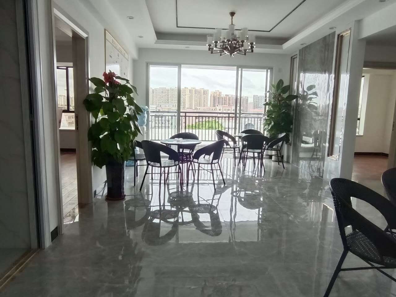 东莞寮步中心《金翠花园》封闭式小区管理，自带停车场、空中花园和天燃气