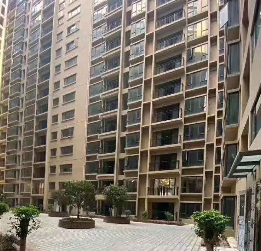 光明塘家三栋封闭式小区《塘宁雅苑》精装原始户型，带停车场，分期5年