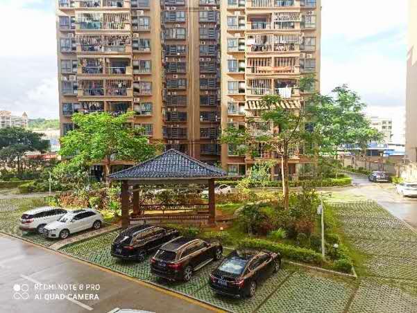 东莞凤岗雁田6栋大型花园统建楼《蓝山湾畔》集体大红本 带花园停车场 零距离深圳