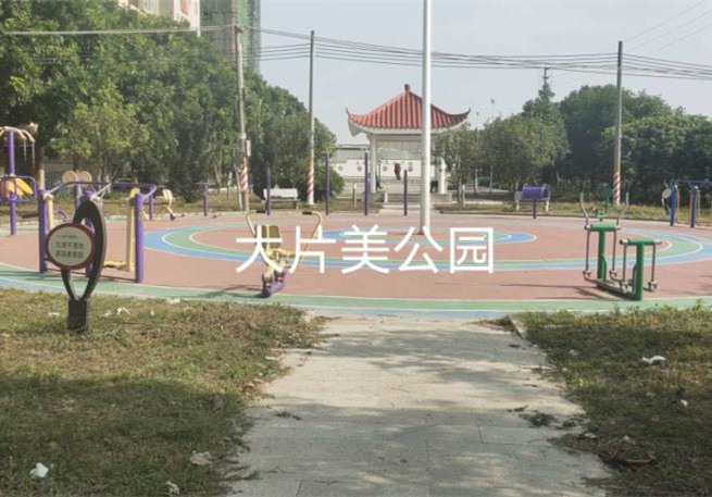 大岭山大片美小产权房《幸福花园》路边上第一排，停车很方便，大三房总价38.8万任选！