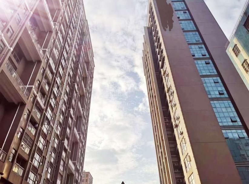 宝安沙井新桥《新桥华府》两栋大型统建楼，豪华装修，有停车场和天燃气，均价15000元