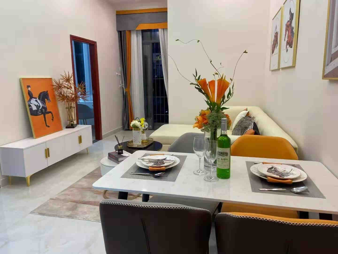 石岩应人石小产权房楼盘《鸿景豪苑》精装修电梯房，自带停车位