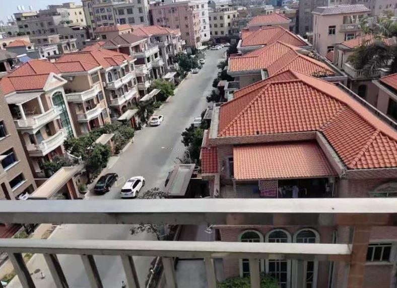 东莞寮步小产权房《世纪城》路边第一排，停车方便，特价房单价4188元起