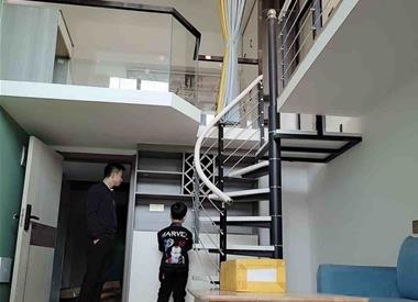 东莞塘厦凤凰岗统建楼《观湖嘉园》6.5米层高复式楼  自带车位 70年产权宅基地 