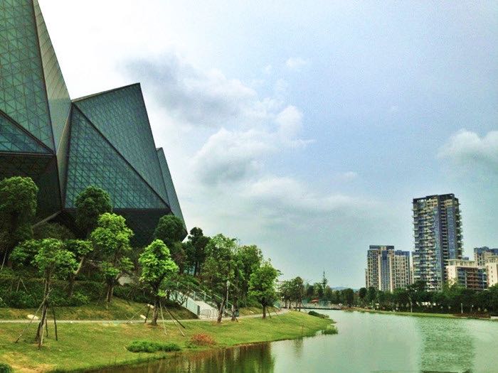 龙岗大运中心《启迪U公馆》16号线大运北地铁口，精装现房