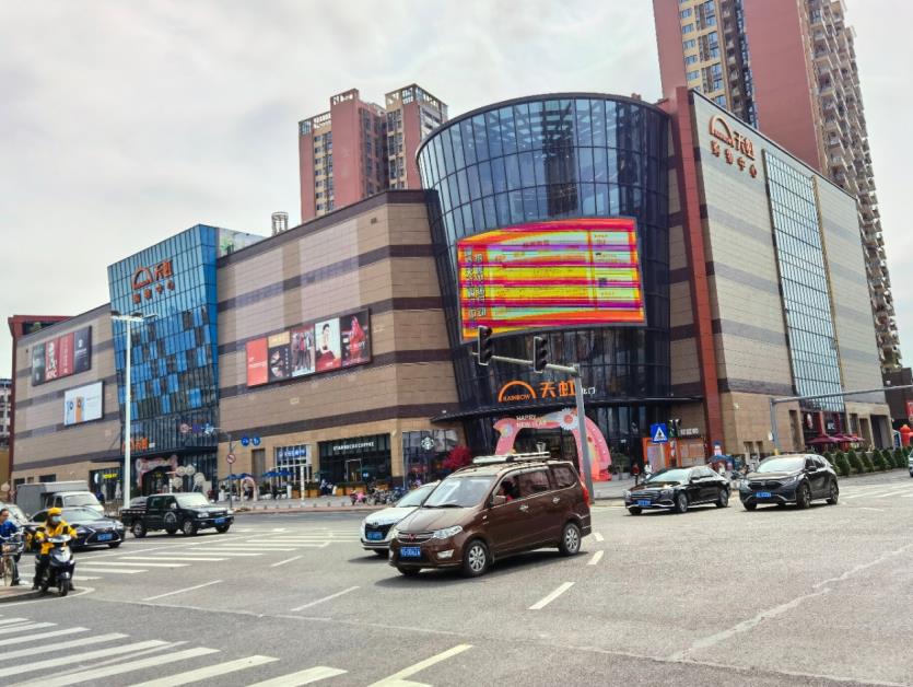 东莞塘厦莲湖高端新楼盘《莲湖公馆》带天然气的小产权房，使用率88%，停车方便