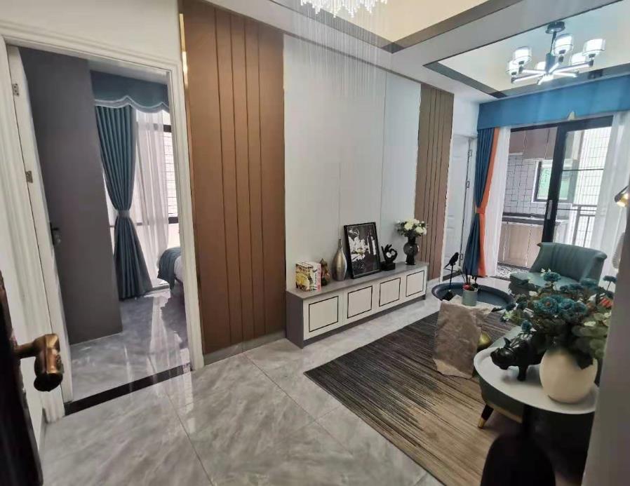 龙华龙胜高峰学校旁《港铁一号》双地铁口小产权房物业，可以落户，楼盘带有天燃气！