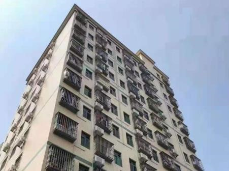 西乡灵芝拆迁房物业《前海公馆》拆字已经喷，地铁口300米，中州集团旧改100%拆迁