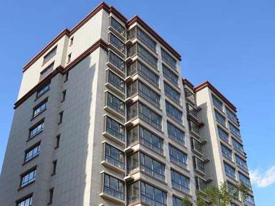 东莞厚街溪头小产权房，总价29.8万一套起《鸿兴大厦》自带停车场，均价4380元