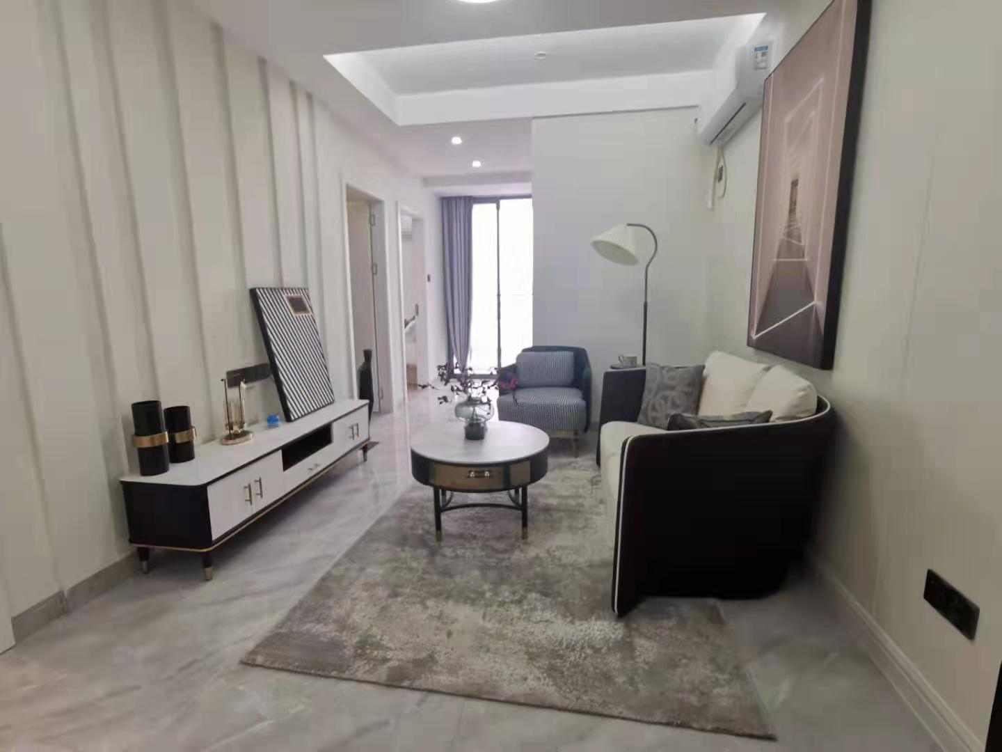 沙井和一新楼盘《轻铁公馆》精装原始户型，户户带阳台和天燃气管道，停车方便！