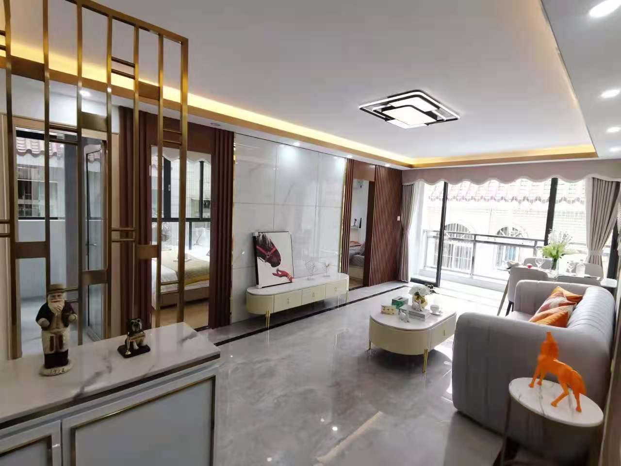 龙岗大运爱联地铁口《中粮拆迁房》双地铁口物业，准拆迁房物业， 可以就读外国语学校！