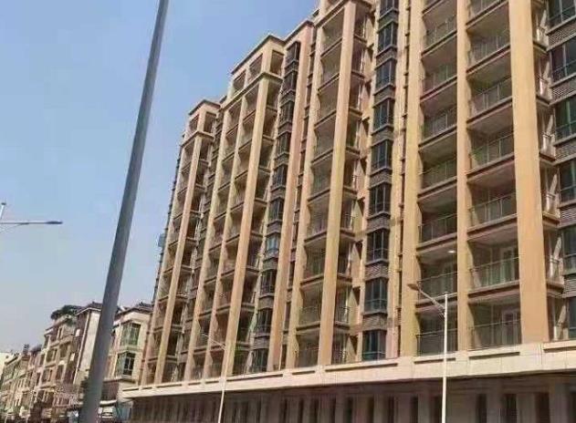 东莞长安金沙轻轨口零距离《猫山一号公馆》封闭式管理，停车方便，一口价6180元，坐拥滨海湾中心！