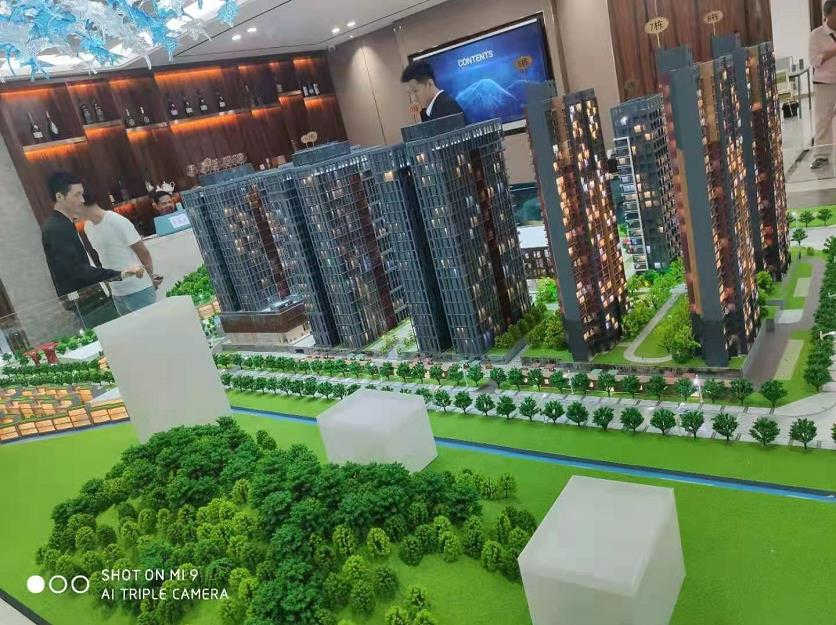 深圳横岗地铁口九栋花园小区统建楼《国际新城二期》民水民电，天燃气入户，有大型停车场和大阳台