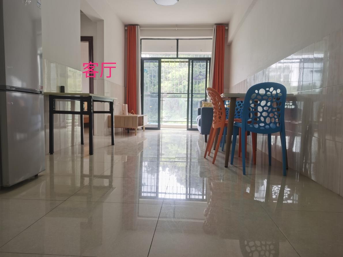 东莞凤岗塘沥精装修小产权房《依山郡》临深好楼盘 1:1停车位