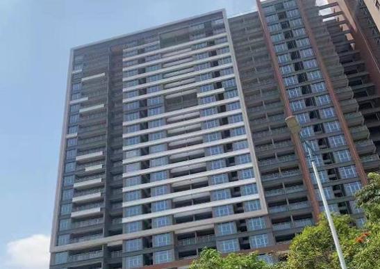 观澜松元厦地铁口《观澜中央花园》4栋花园小区统建楼 1:1停车场 可分期10年