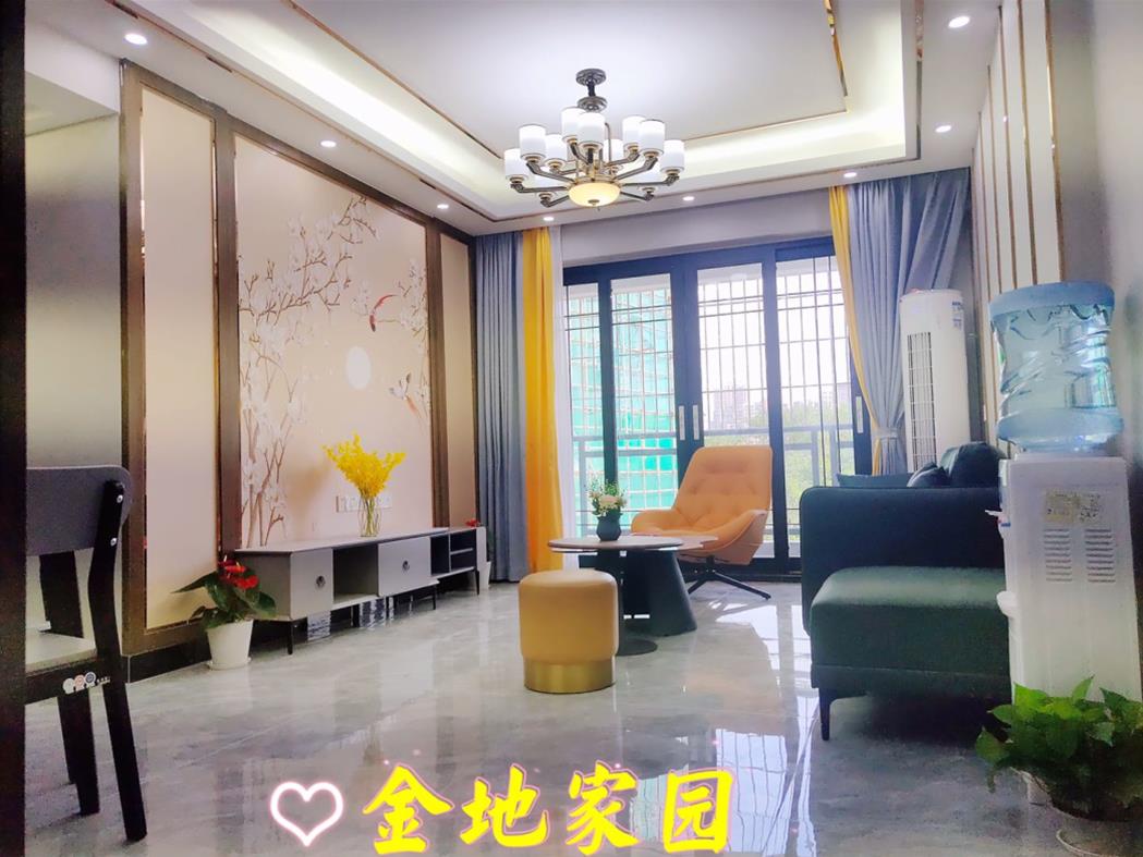 东莞大岭山金桔村《金地家园》地铁口旁的小产权房，均价4800元，分期5年