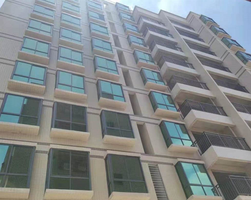 东莞厚街万达城市核心《金海豪庭》旁边就是体育公园，均价4650元起