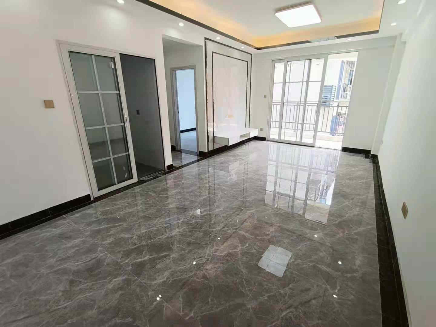 东莞大朗蔡边4栋封闭式小区300套大盘《松湖荔景园》首付2成，分期8年