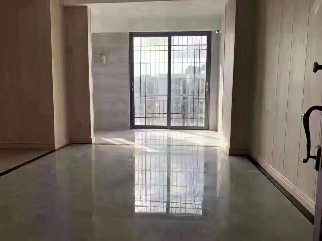 龙华弓村小产权房《弓村家园》可以落户，带阳台和天燃气 有大型停车场