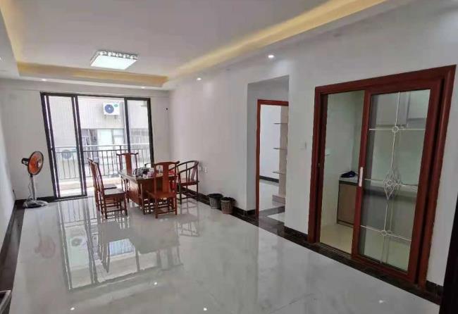 东莞企石大帽岭小产权房《松湖鑫悦》居家大户型，首付12.8万起，免费停车位