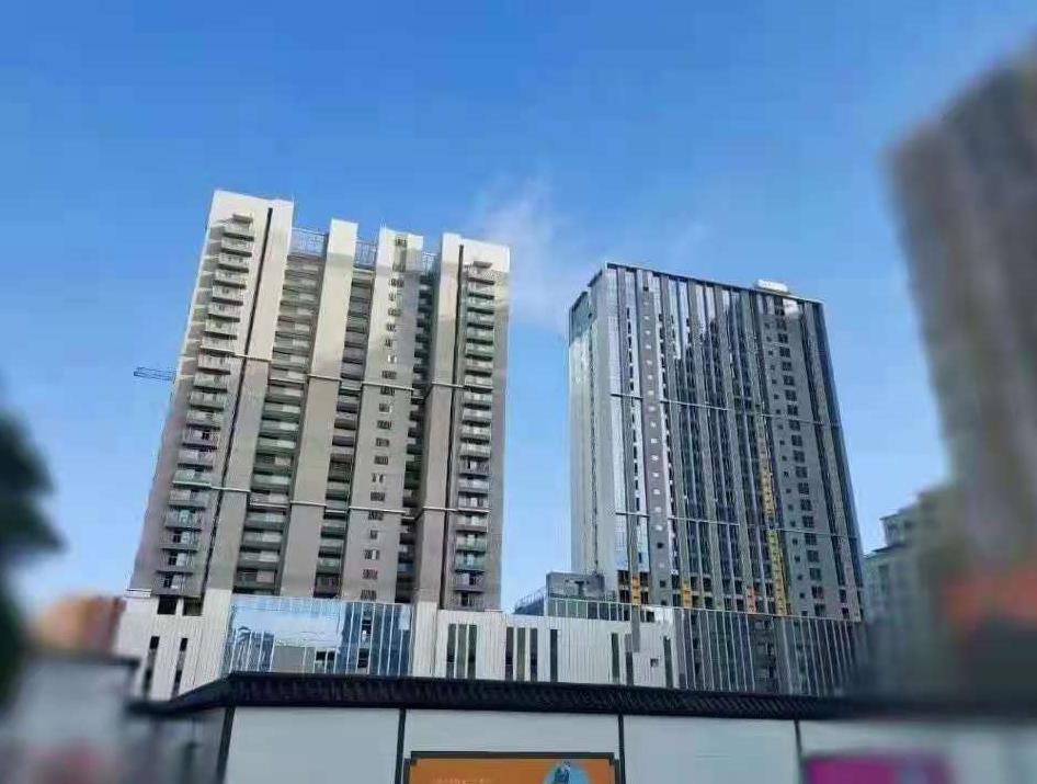 龙华清湖独立红本商品房《裕龙城》单价25000元，精装交房，分期十年