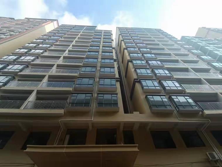 虎门怀德优质小产权房楼盘《致富华庭》精装交房，有免费停车位，分期10年