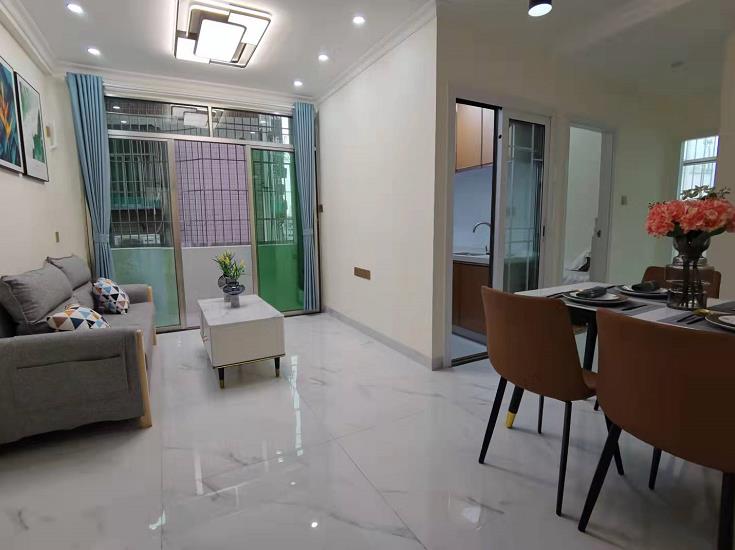 大浪三合华侨新村新楼盘《龙城鑫都二期》地铁口小产权房可以落户，通燃气带停车位