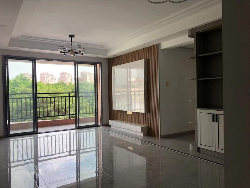 厚街环岗村小产权房《湖畔居》一线湖景洋房，单价4300元起，分期8年