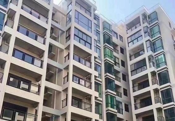 东莞凤岗小产权房金凤凰《金凤花园》楼盘有三层停车场，首付3成，分期10年