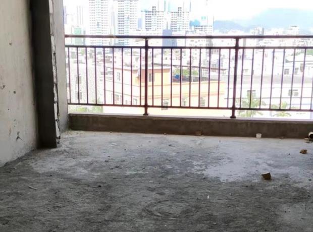 大岭山大片美小产权房出售《松湖美景城》带大阳台和飘窗 免费停车