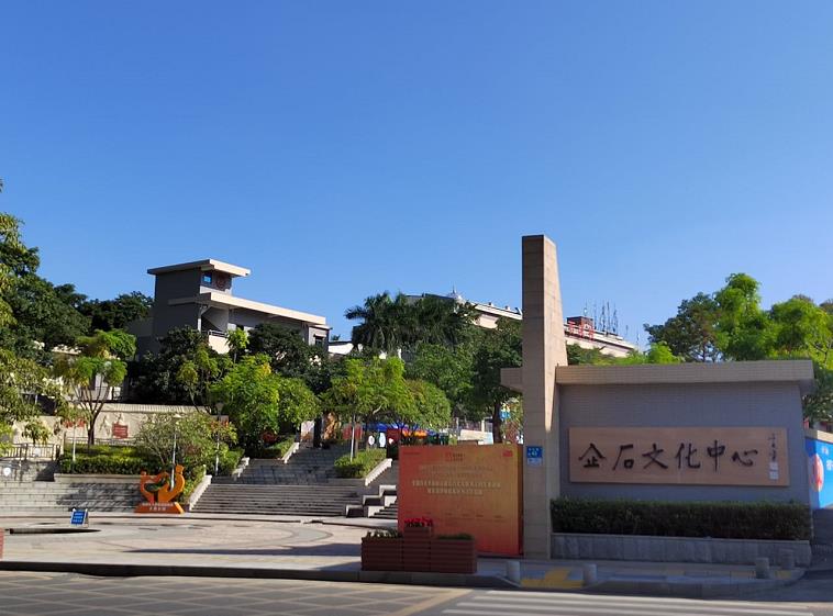 企石中心小学旁新楼盘(温馨大厦)马路边第一排，自带停车位，单价2980元