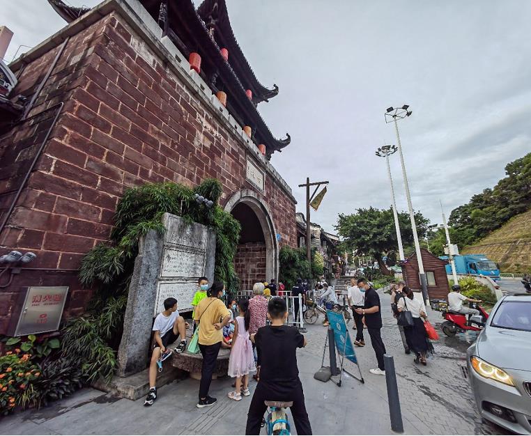 布吉甘坑客家小镇唯一在售的小产权房《半山雅筑》总价41.6万起