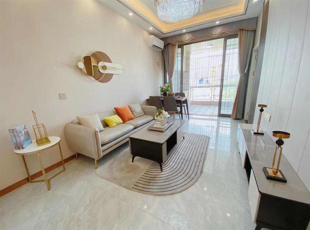 大浪《龙华中心城》2栋电梯房、带大型空中花园，免费停车场 临街第一排，总价29.8万起