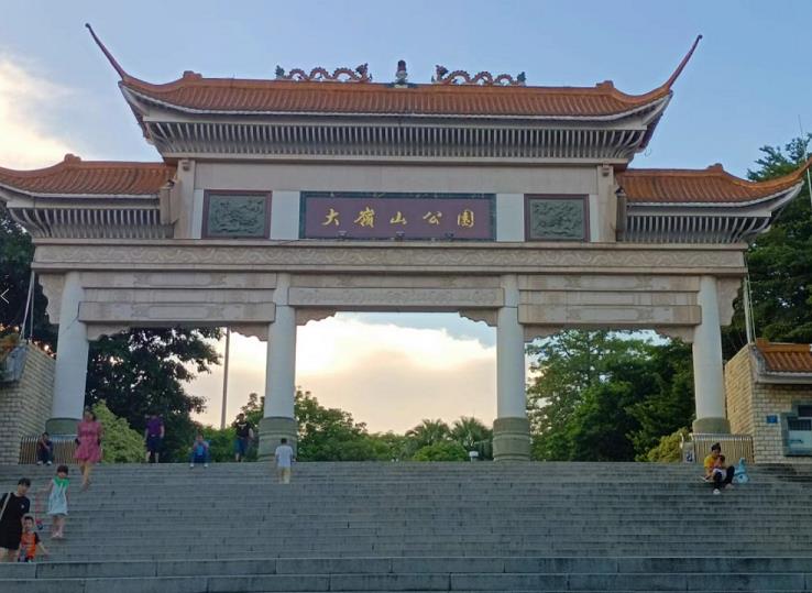 大岭山公园旁小产权房新盘《松湖名居》均价4500一平，分期5年