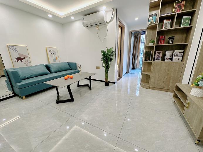 《清湖雅苑》龙华清湖地铁口200米，可以落深户，精装带阳台 总价49.8万起