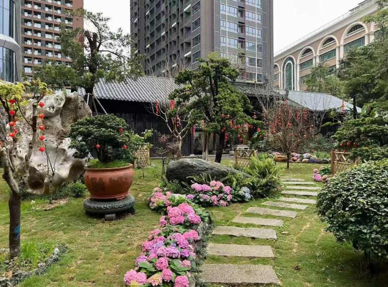 《华府9号》龙华大浪5栋大型花园统建楼，有天然气和停车场 均价2万