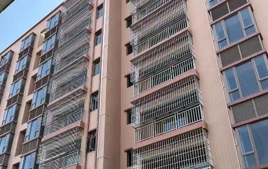 《依山雅居》凤岗黄洞小产权房，两房36.8万 三房58.8万 带装修交房