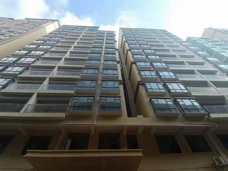 虎门三栋规模住宅楼《华丰大厦》精装修，原始户型，免费停车位