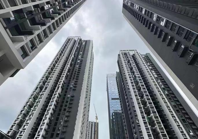 《坂田壹中心》杨美地铁口8栋花园房，精装三房130万起，民水民电通燃气