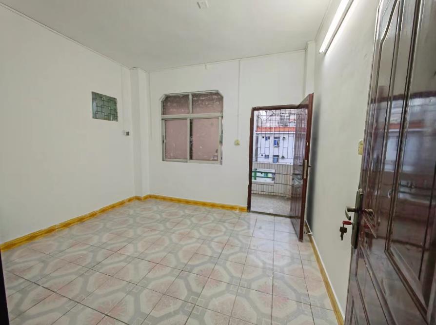 《公园壹号》龙岗龙西红本住宅，两房全款138万，原始户型 可以分期