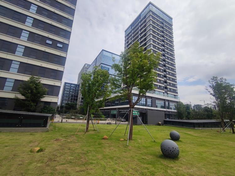 《星汇花园》公明四栋花园小区，精装两房76万起，通燃气带停车场