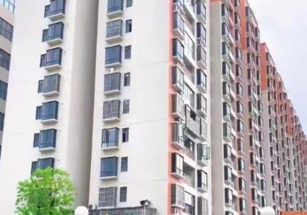 惠阳白石小产权房《翡翠湾畔》四栋300套大型统建楼，合围式住宅小区，均价4000元起