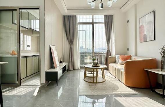 《湖光山色》光明将石13号线地铁口新盘，两房29.8万，三房62.8万 通然气