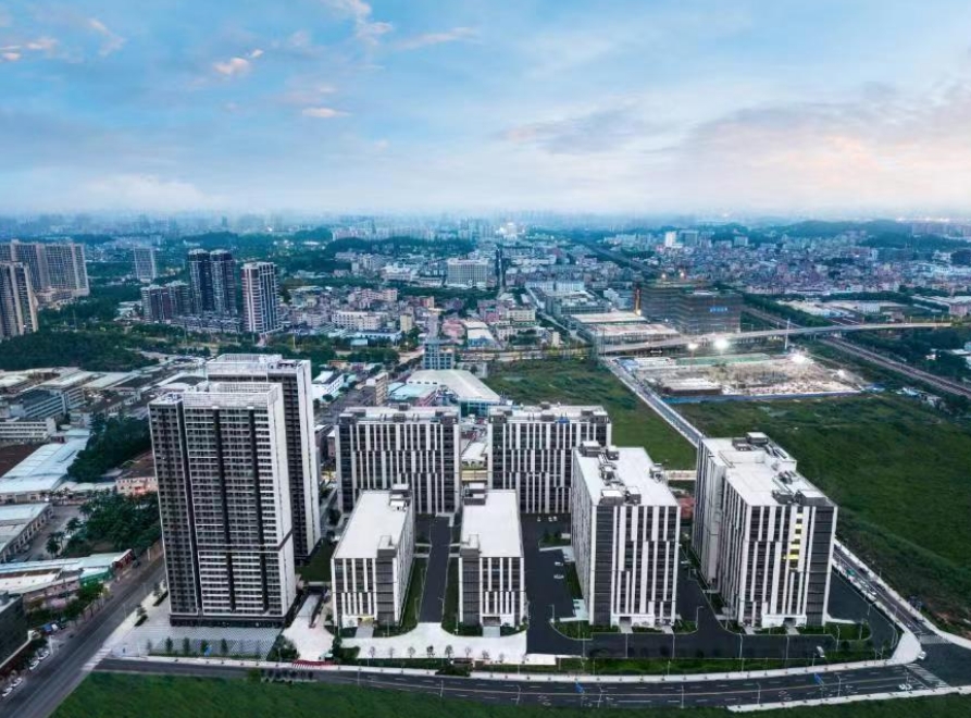 《糖果社区》东莞常平9栋花园社区，送精装 均价5500元