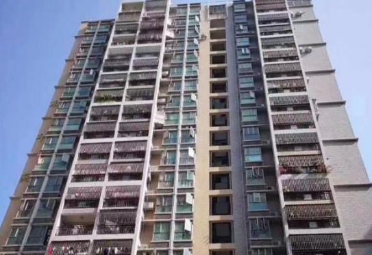 《金华苑》龙华三栋大型统建楼出售，民水电  停车场 总价115万