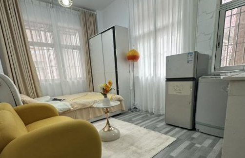 《南山中心城》7号线龙井地铁口精装电梯房，总价49.8万一套