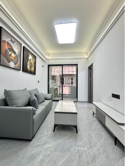 《中心天玺》龙华共和壹方中心附近 超级笋盘 总价43.8万起，可以落户读书